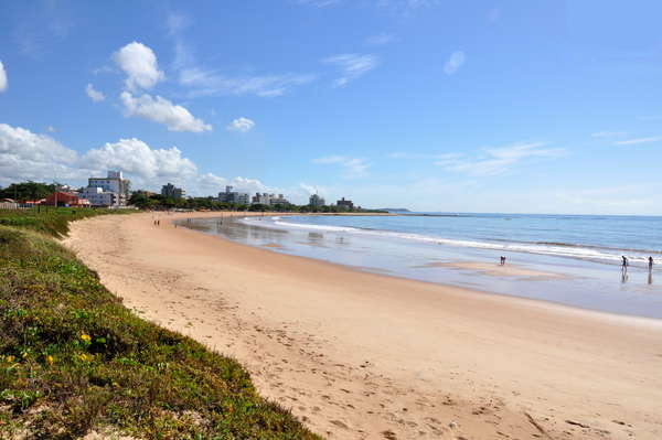 Foto da Praia dos Castelhanos, que fica no Espírito Santo